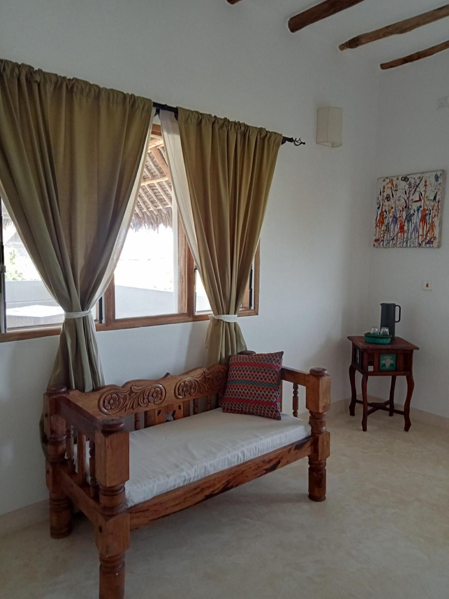 Bed and Breakfast Shira House Ватаму Екстер'єр фото
