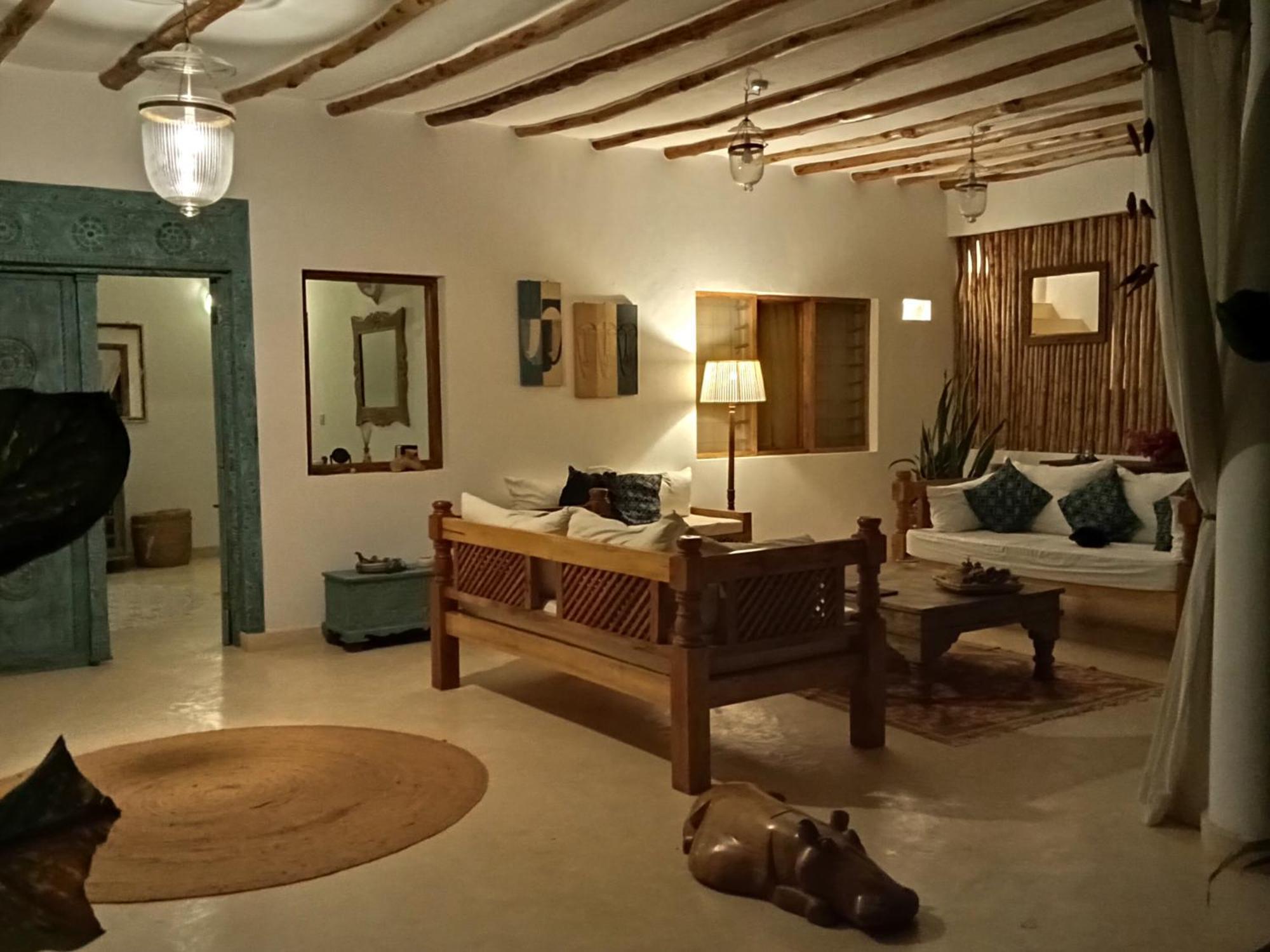 Bed and Breakfast Shira House Ватаму Екстер'єр фото