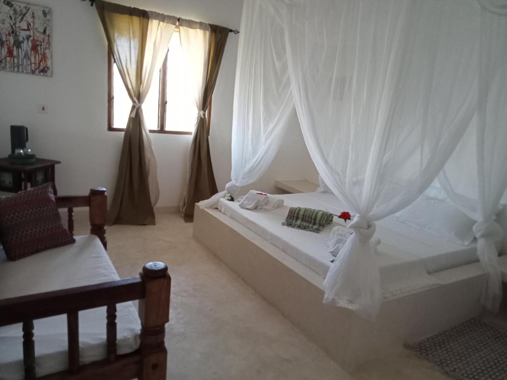 Bed and Breakfast Shira House Ватаму Екстер'єр фото
