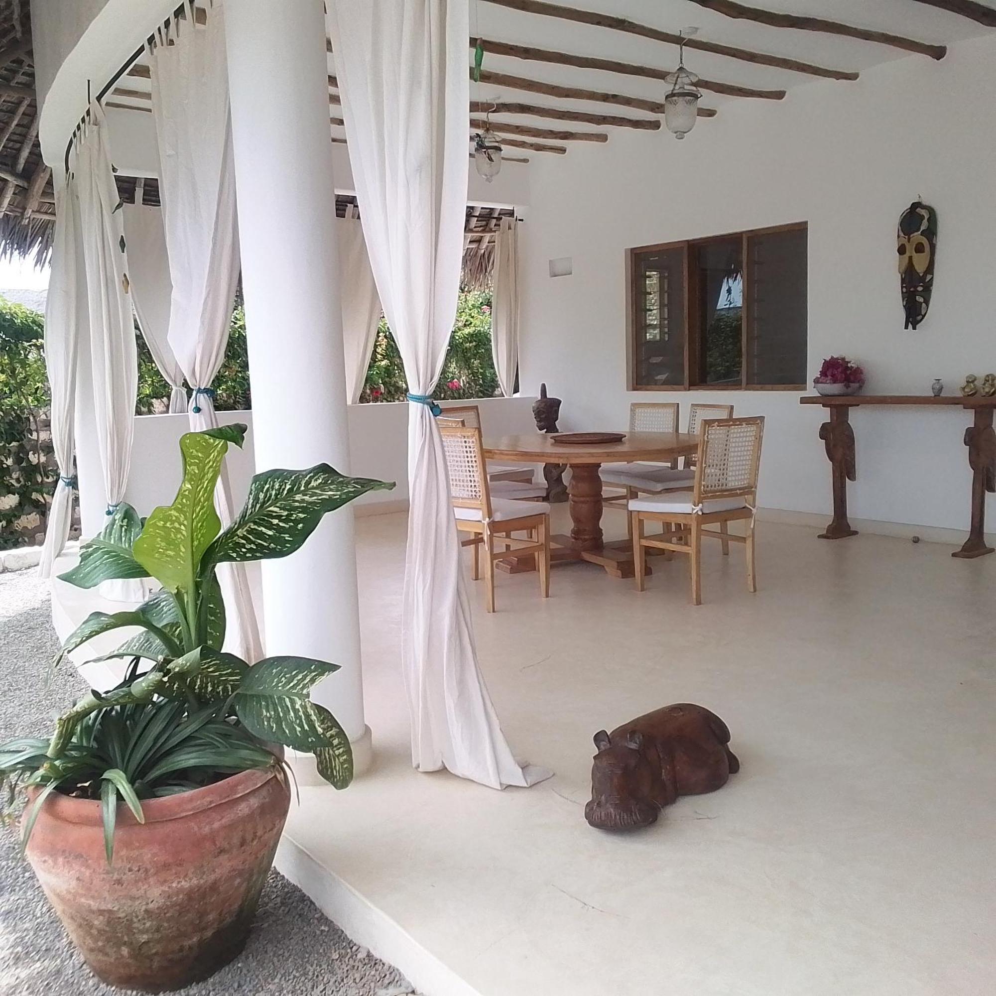 Bed and Breakfast Shira House Ватаму Екстер'єр фото